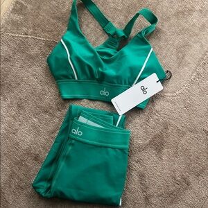 ALO Yoga Teal Sports Bra and Leggings Set